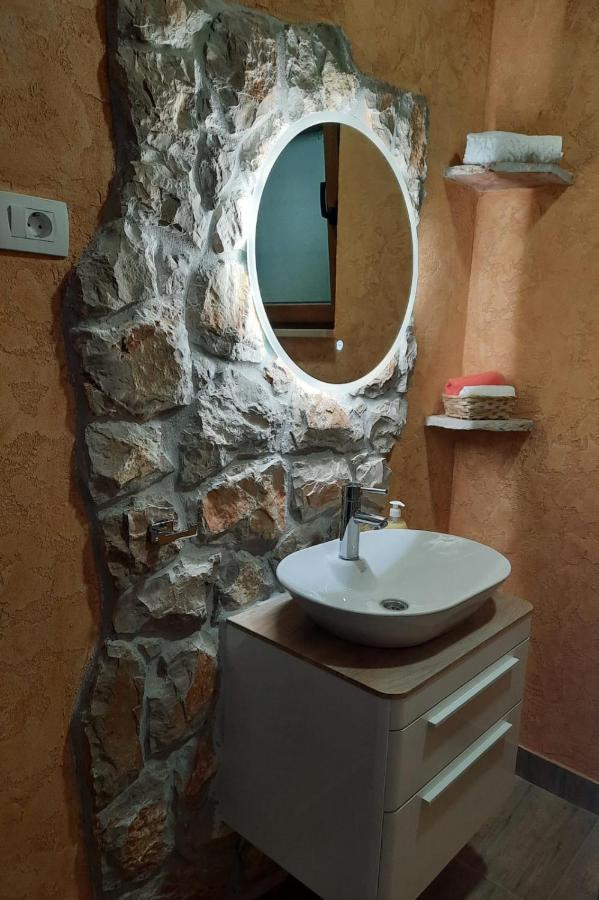 Vinka Apartman *